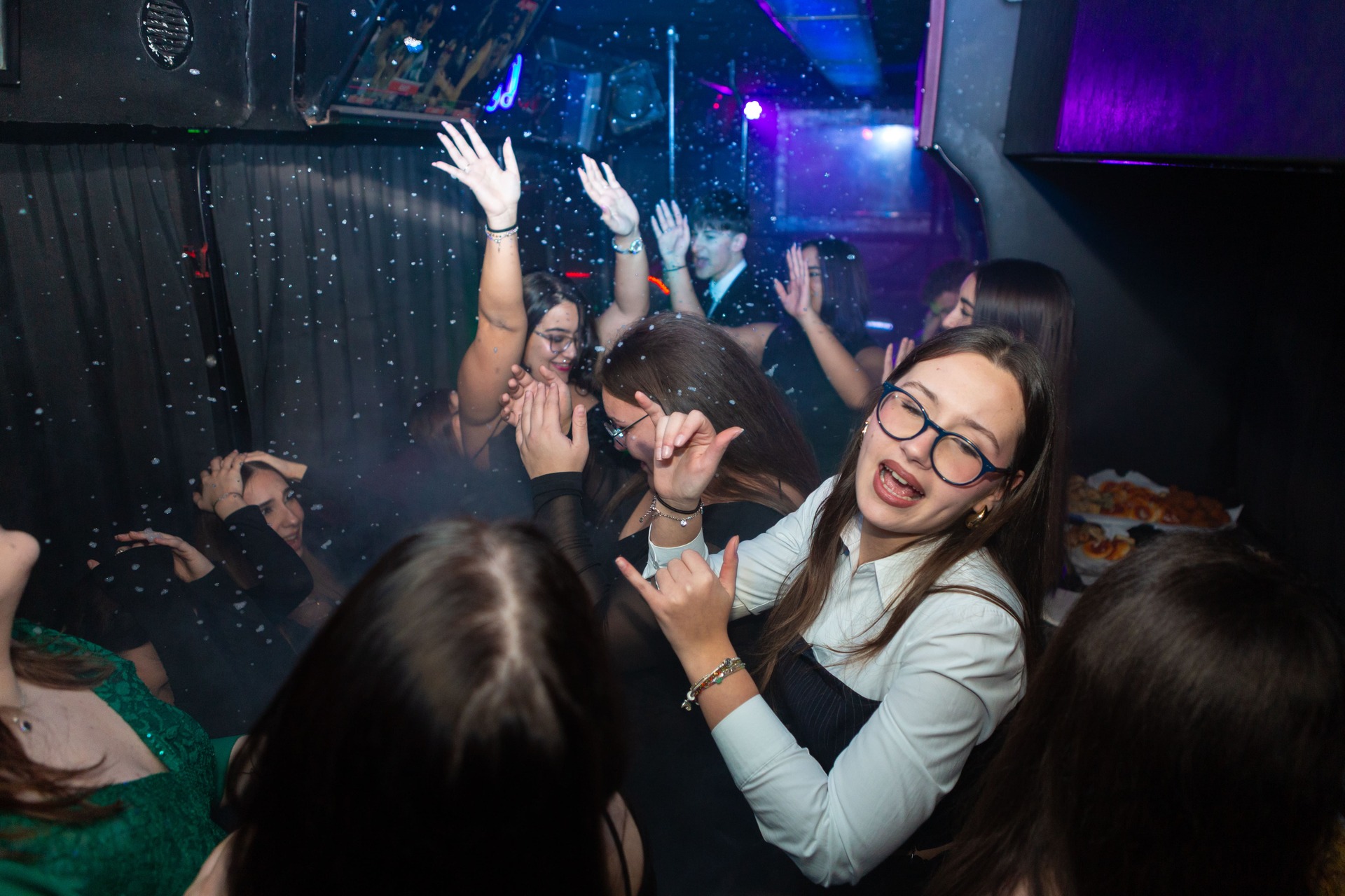 Dove festeggiare 18 anni Roma - location party bus FashionBus